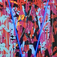 Vrána, akryl na plátně, neon, 200 x 100 cm, 2019
