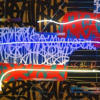 Trains, airbrush a akryl na plátně, neon, 60 x 120 cm, 2022